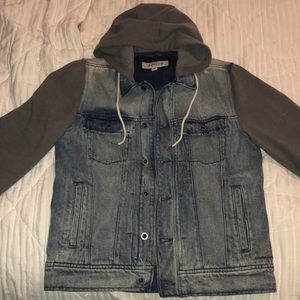 Like New Men’s Size Small Jean/Hoodie Jacket